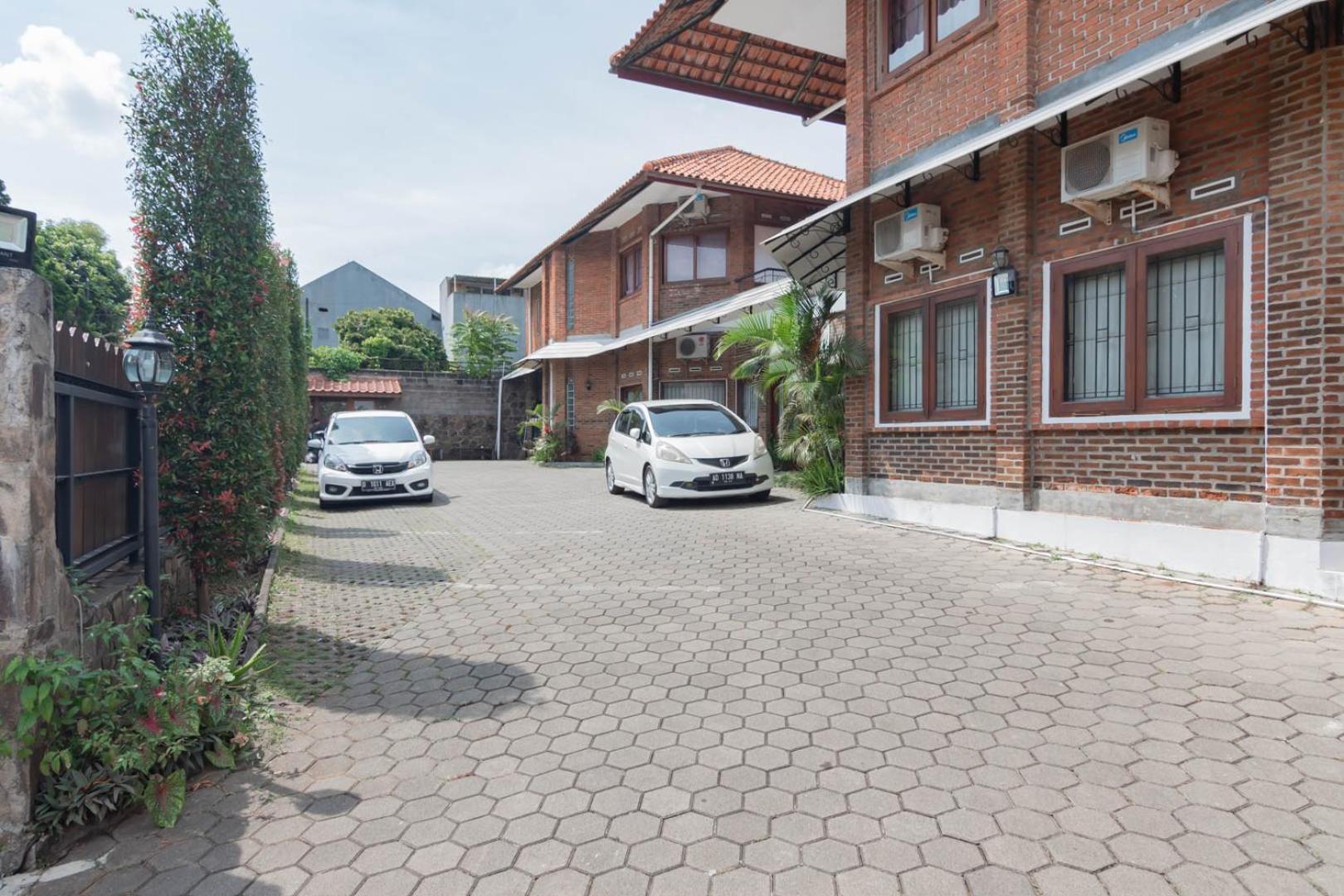 Reddoorz Plus Near Dago Pakar Bandung Ngoại thất bức ảnh