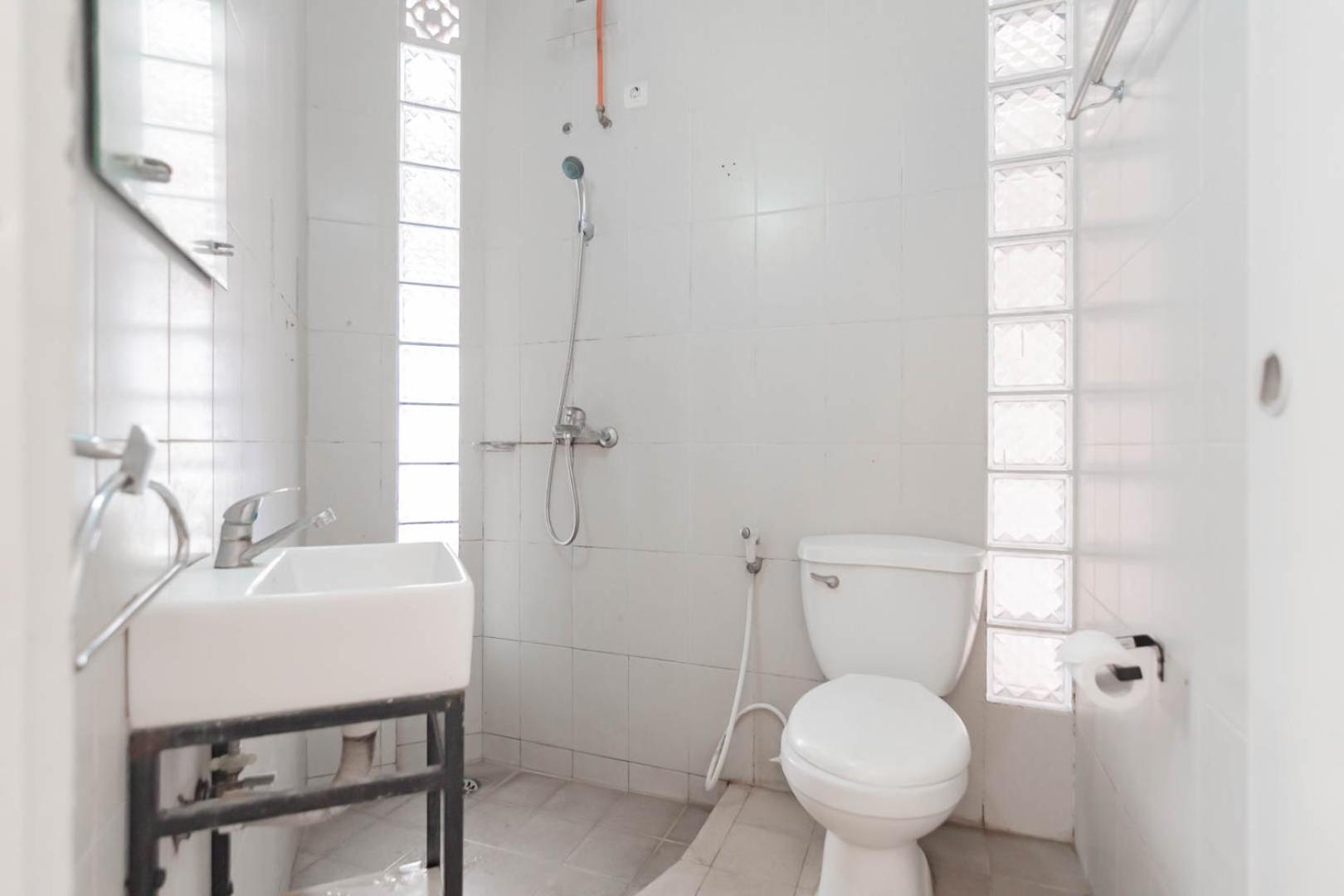 Reddoorz Plus Near Dago Pakar Bandung Ngoại thất bức ảnh